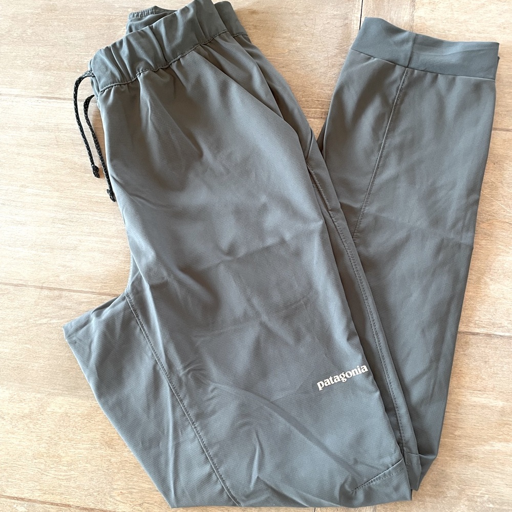 Patagonia XS Women’s Hiking Pants. Grey. New without tags.